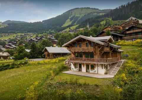 Modern mountain stay for 8
