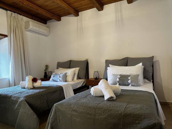 2 single beds