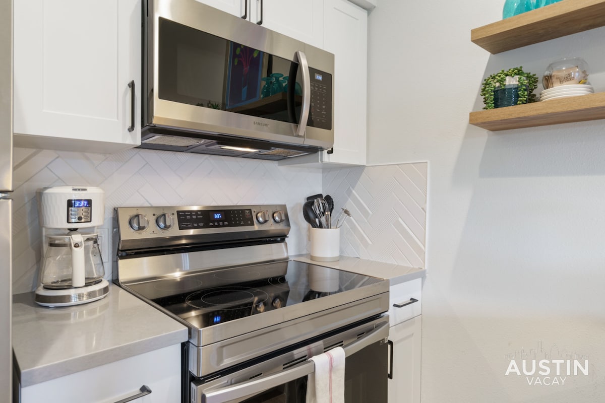 Close to Barton Springs + Zilker | King BR + Patio