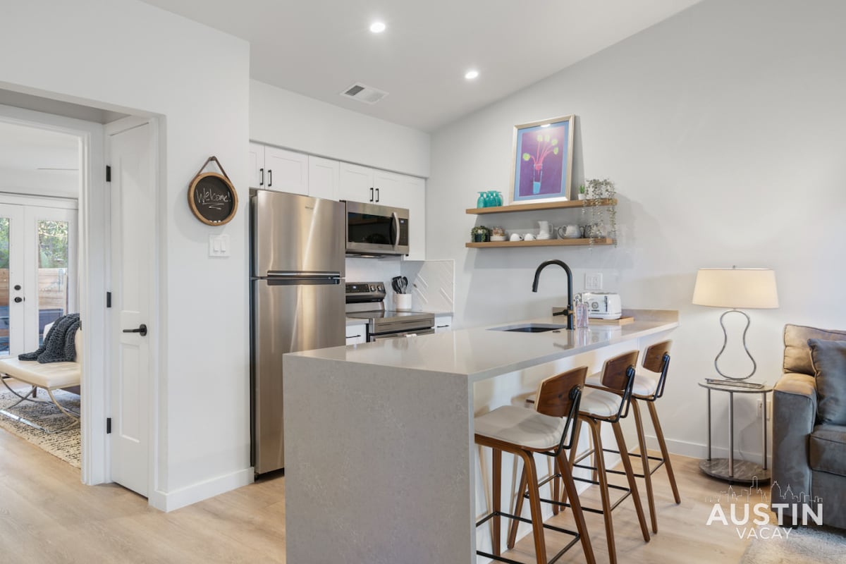 Close to Barton Springs + Zilker | King BR + Patio