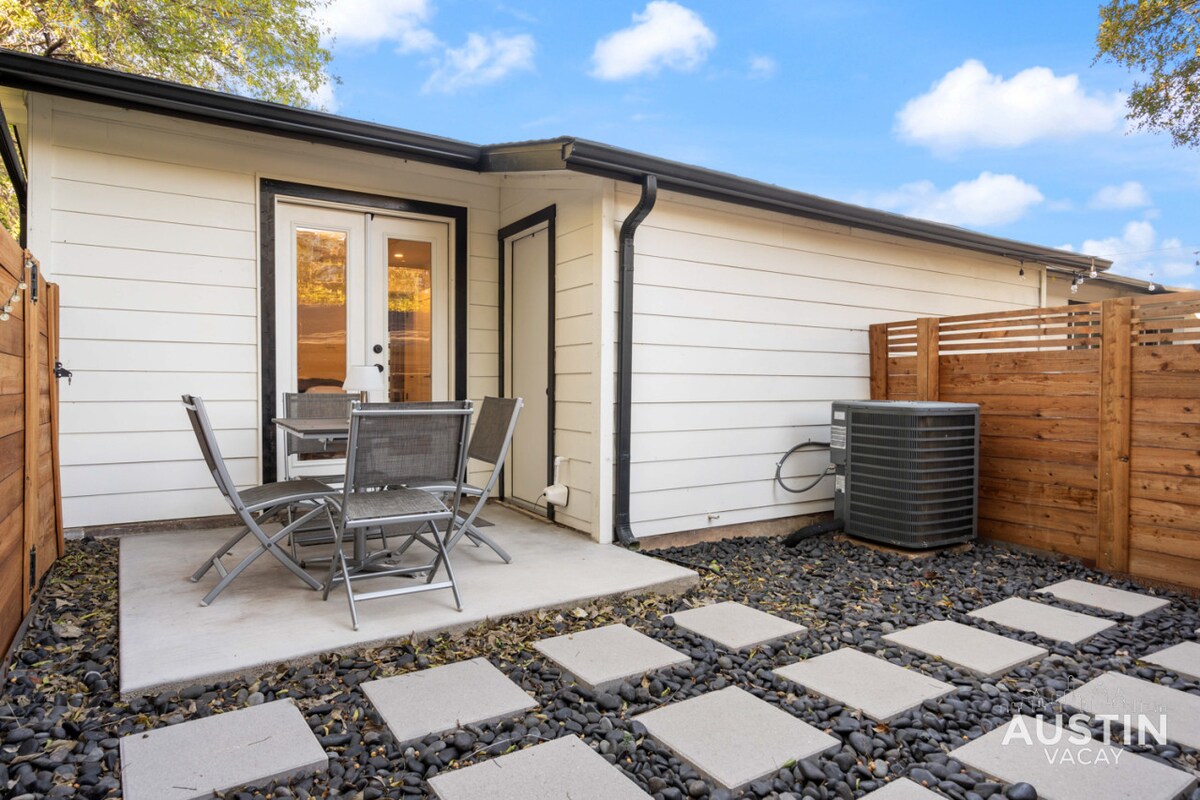 Close to Barton Springs + Zilker | King BR + Patio