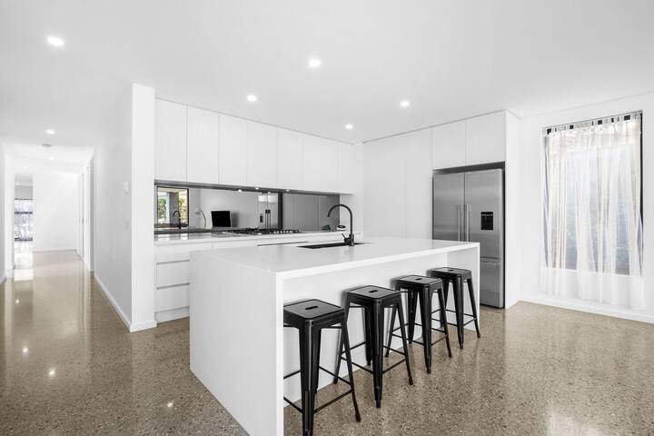 Anderson Prime Location gallery image 5