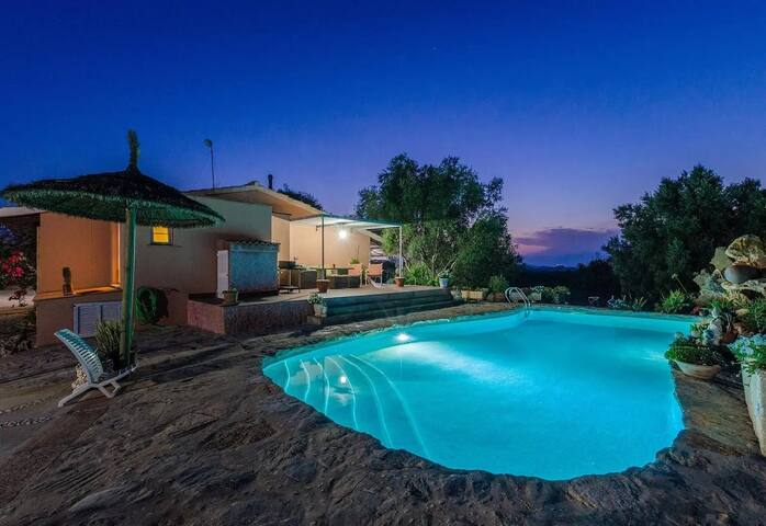 Cas guixer gallery image 3