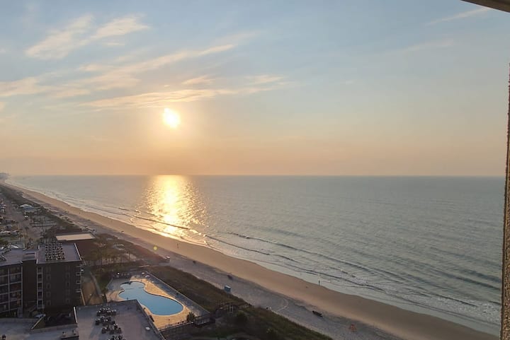 Amazing 9th Floor Condo @ Myrtle Beach Resort! - Surfside Beach, SC