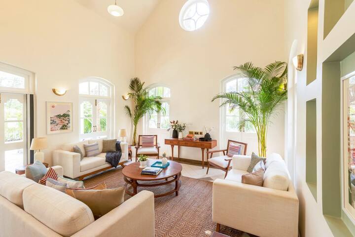 Living room image 3