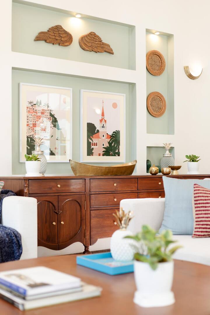 Dining area image 1