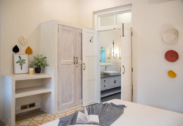 Full bathroom 3 image 1