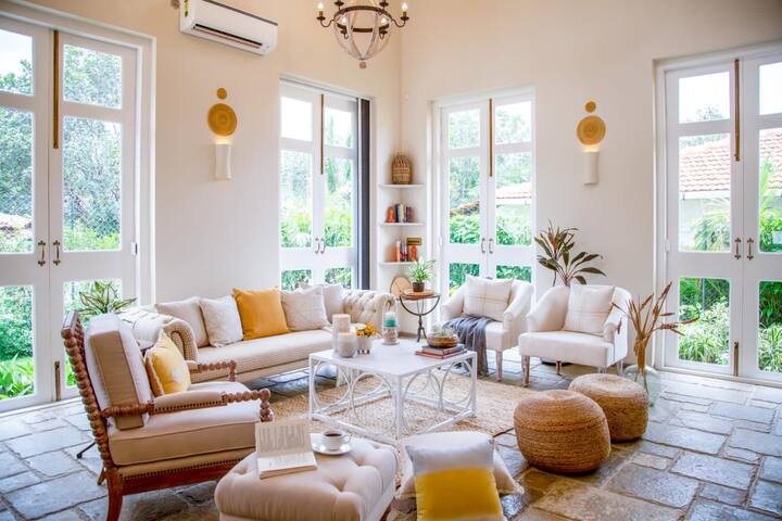Living room image 1
