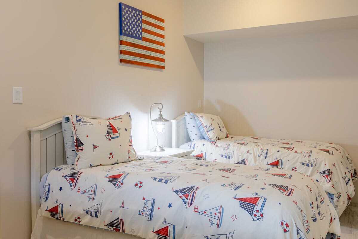 ორადგილიანი / ორსართულიანი ოთახი