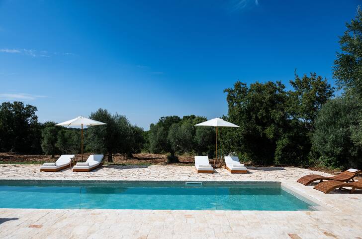 Elaia – Trullo di charme con piscina gallery image 5