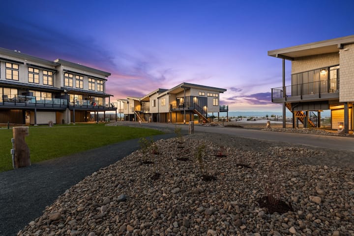 Beachfront Villa #15 at Saratoga Beach House - Condominiums for