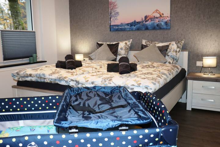 Stadtidyll Winterberg - חדר שינה עם מיטה זוגית