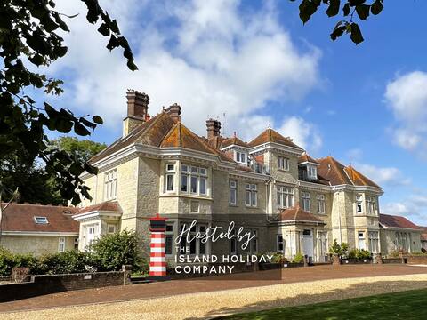 2 Shanklin Manor in Shanklin Old Village
