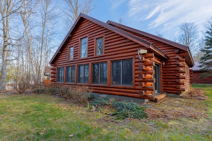 Cedars on South: Fall Fishing Getaway | Sleeps 12