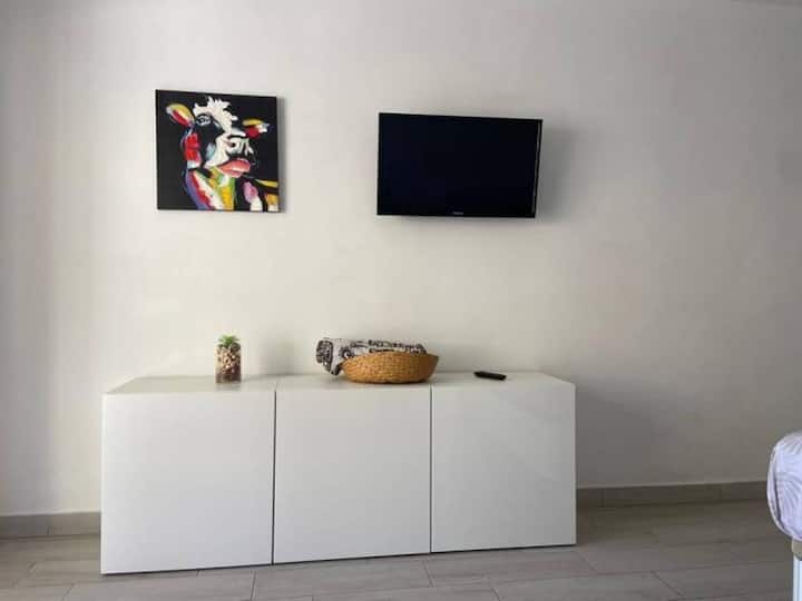 Top Floor Panoramic Studio, Heated Pool - Los Cristianos