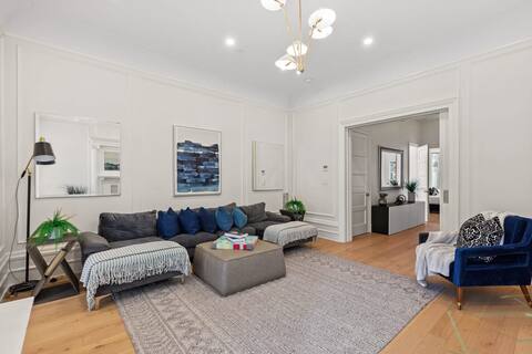 Popular Airbnb listing: Rove Travel | Riverside | 6BR Modern Townhouse in Hamilton Heights Sugar Hill