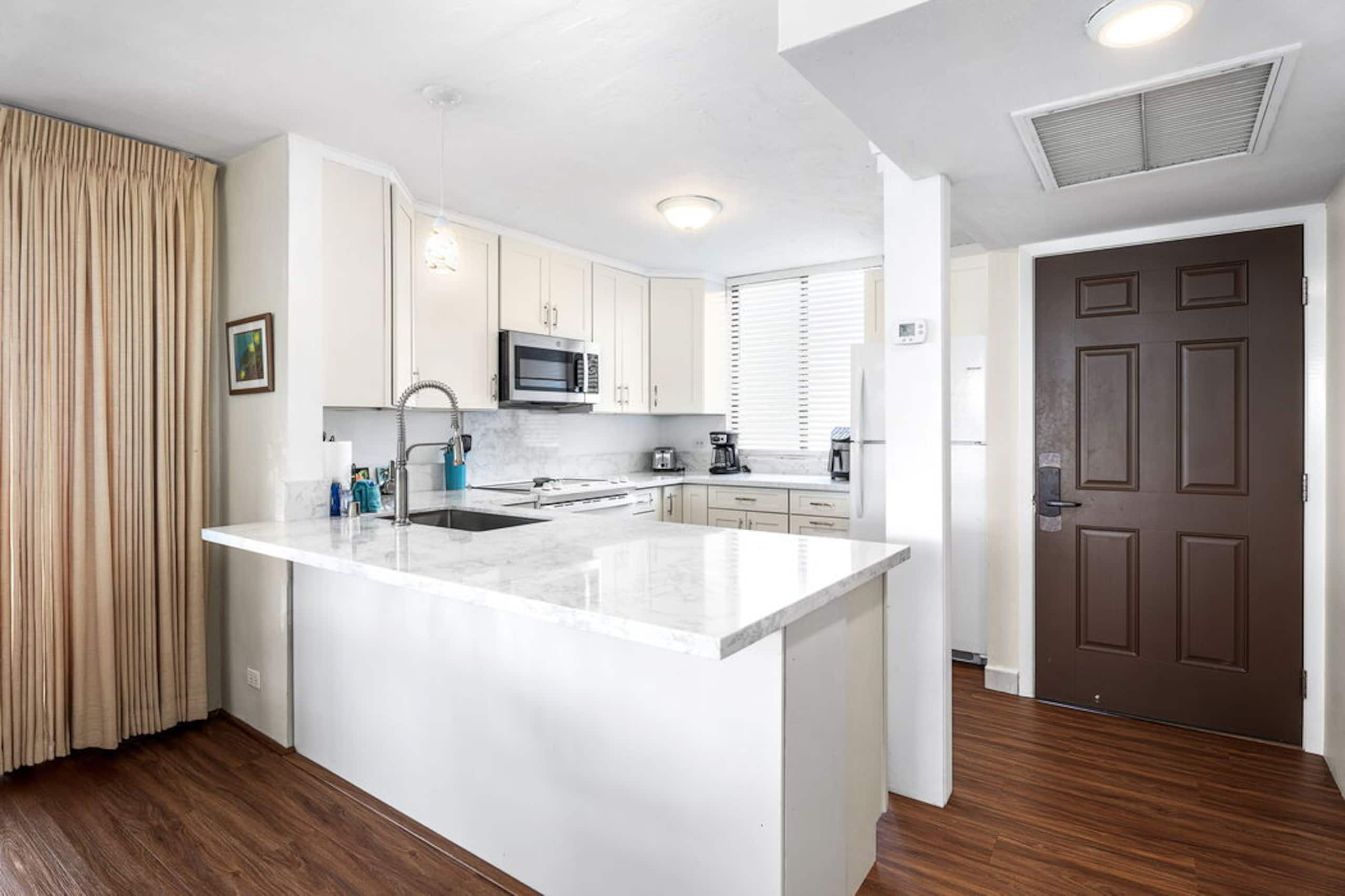 Condo in Kailua-Kona · ★4.75 · 2 bedrooms · 3 beds · 2 baths - Image 3