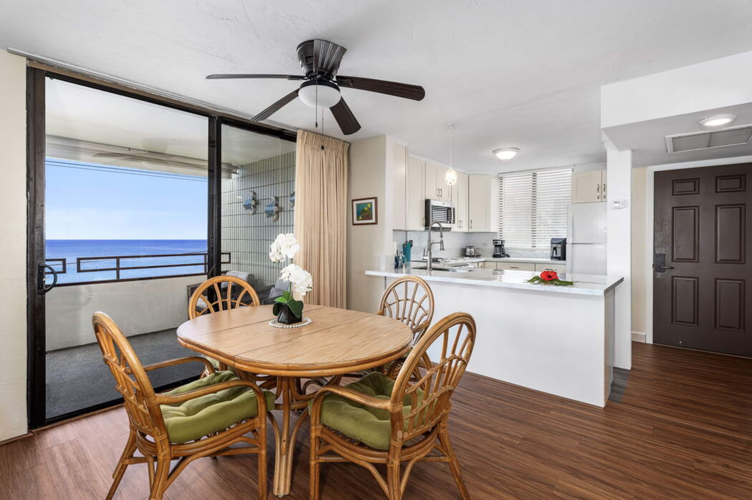 Condo in Kailua-Kona · ★4.75 · 2 bedrooms · 3 beds · 2 baths - Image 7