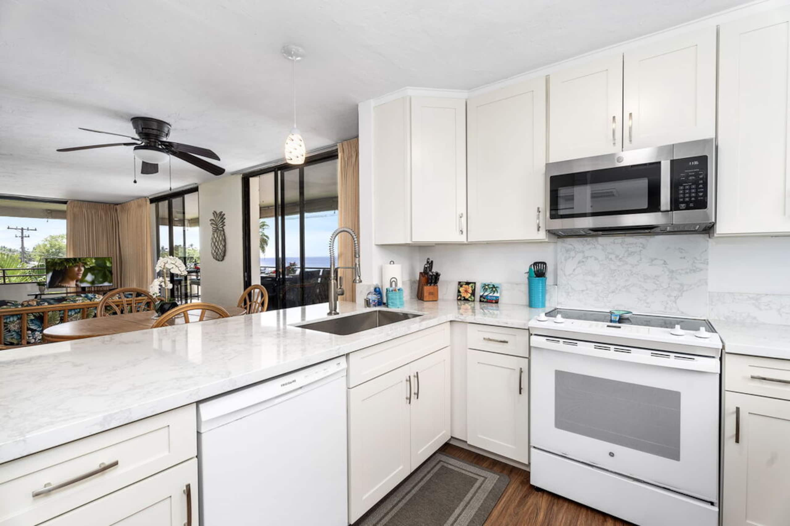 Condo in Kailua-Kona · ★4.75 · 2 bedrooms · 3 beds · 2 baths - Image 2