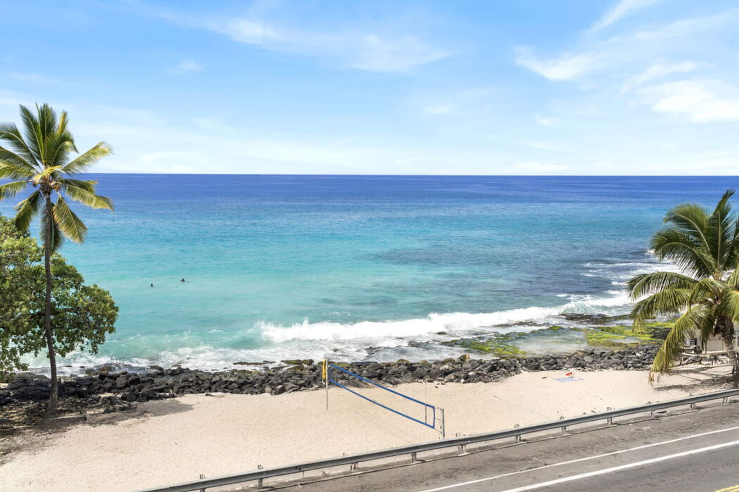 Condo in Kailua-Kona · ★4.75 · 2 bedrooms · 3 beds · 2 baths - Image 20