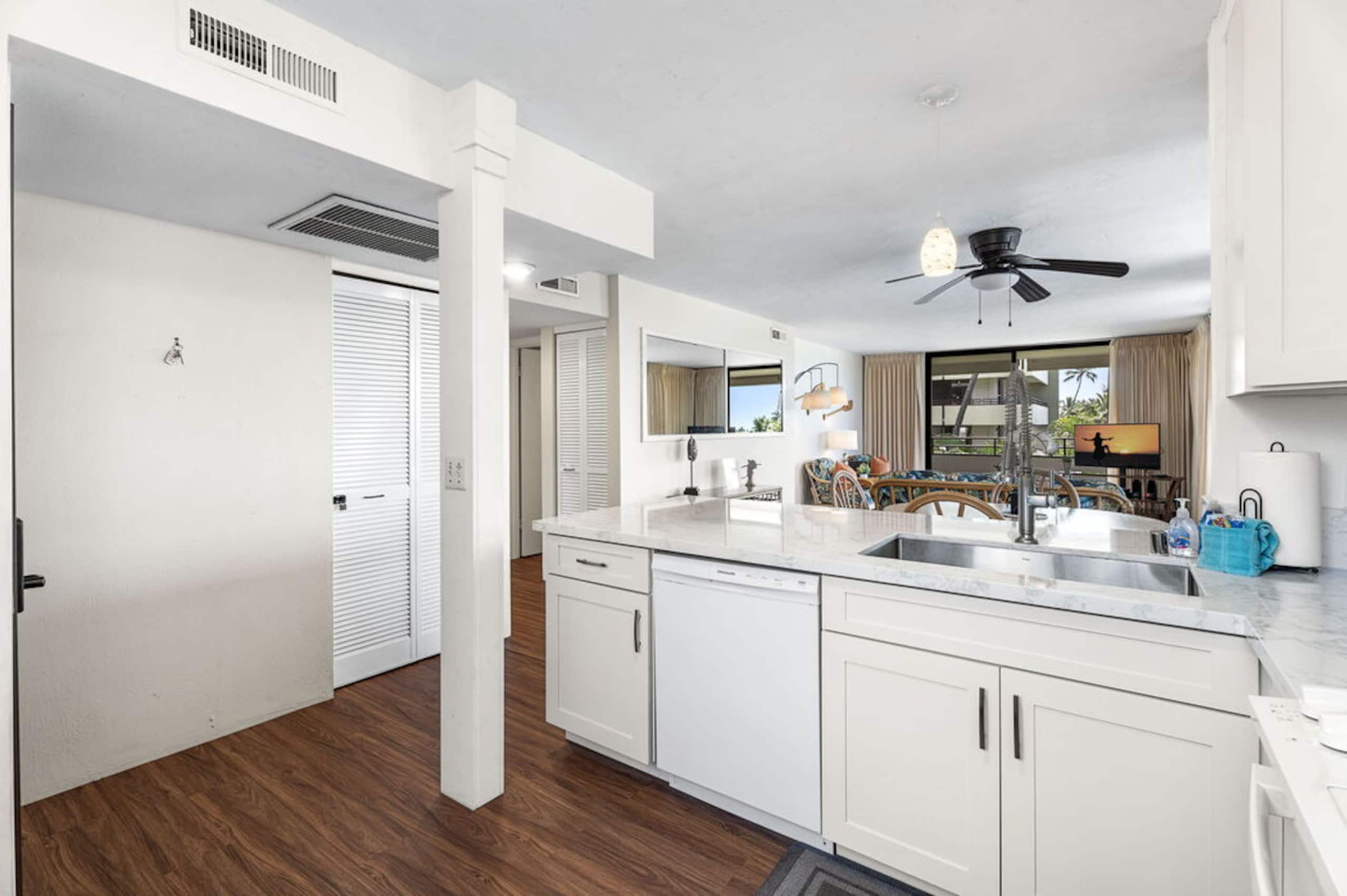 Condo in Kailua-Kona · ★4.75 · 2 bedrooms · 3 beds · 2 baths - Image 5