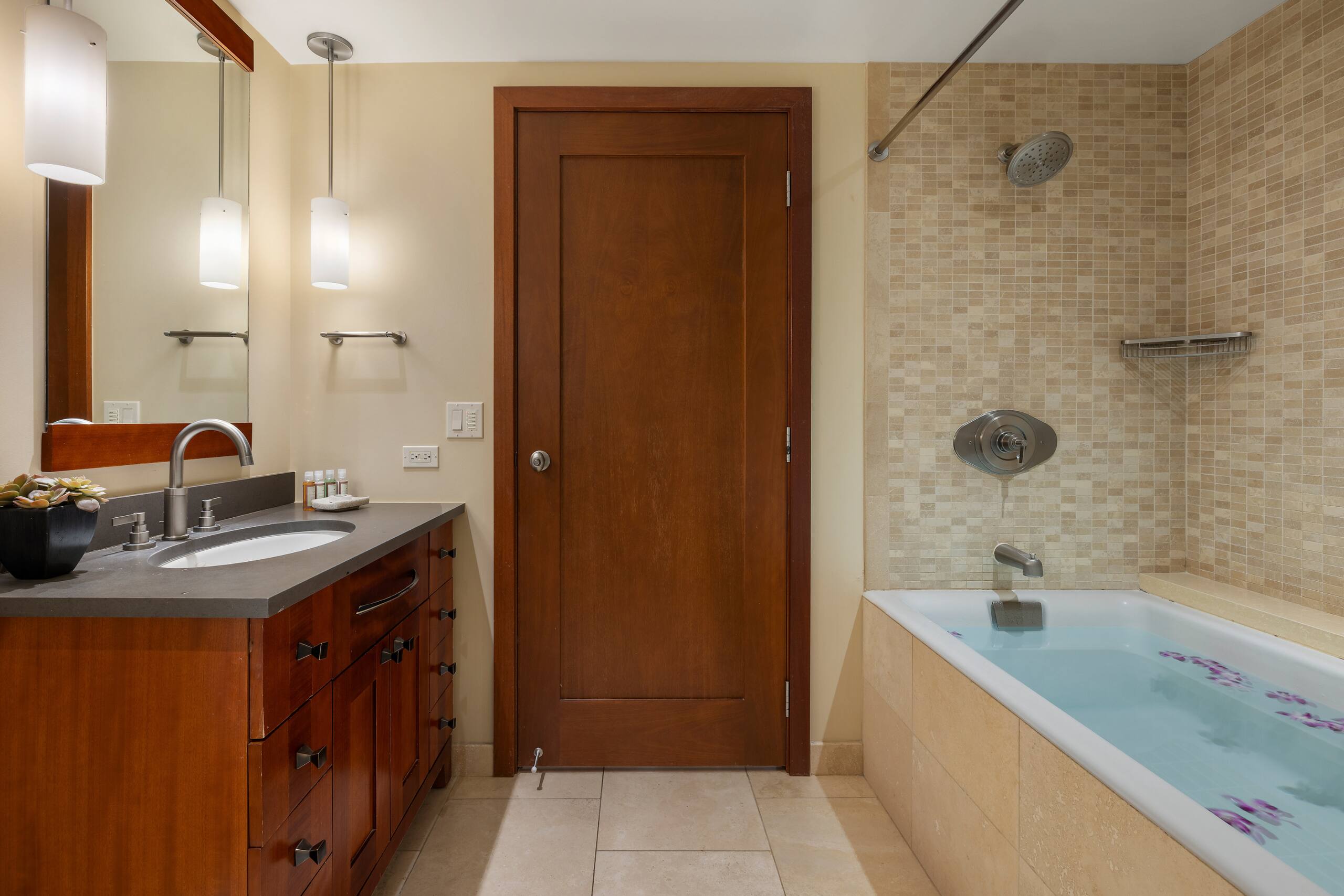Condo in Kapolei · ★4.73 · 3 bedrooms · 4 beds · 2.5 private baths - Image 14