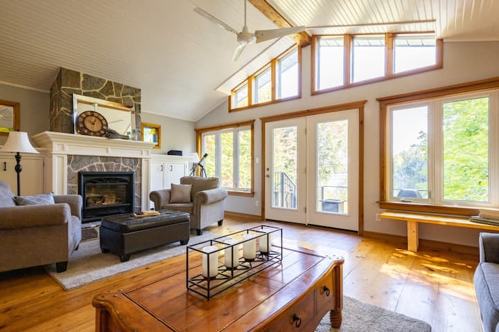 Lake Front-games Room, Claw Foot Tub, Canoe, Kayak - Huntsville