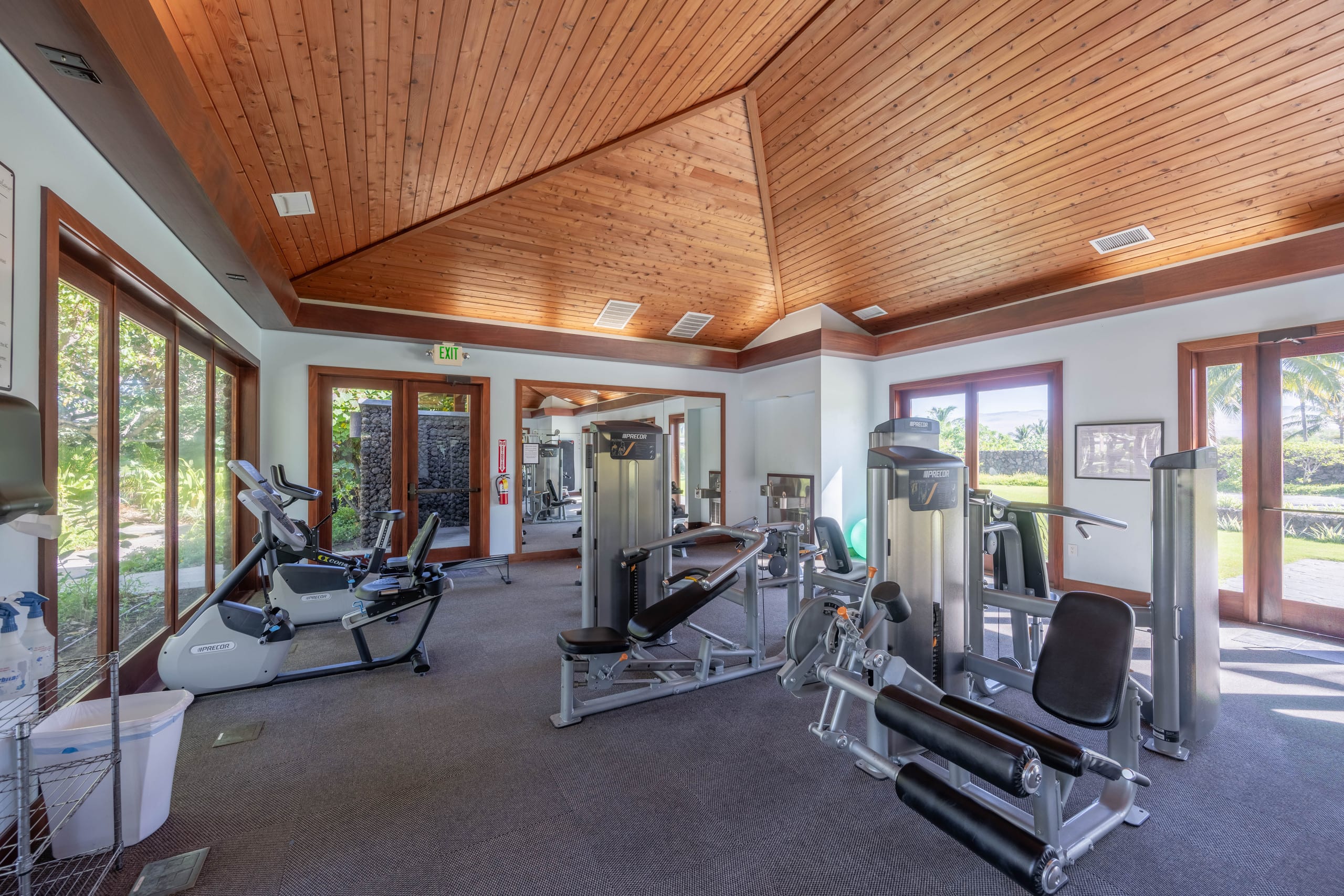 Fully equipped 2BR gem in quiet spot in Kulalani - Image 26