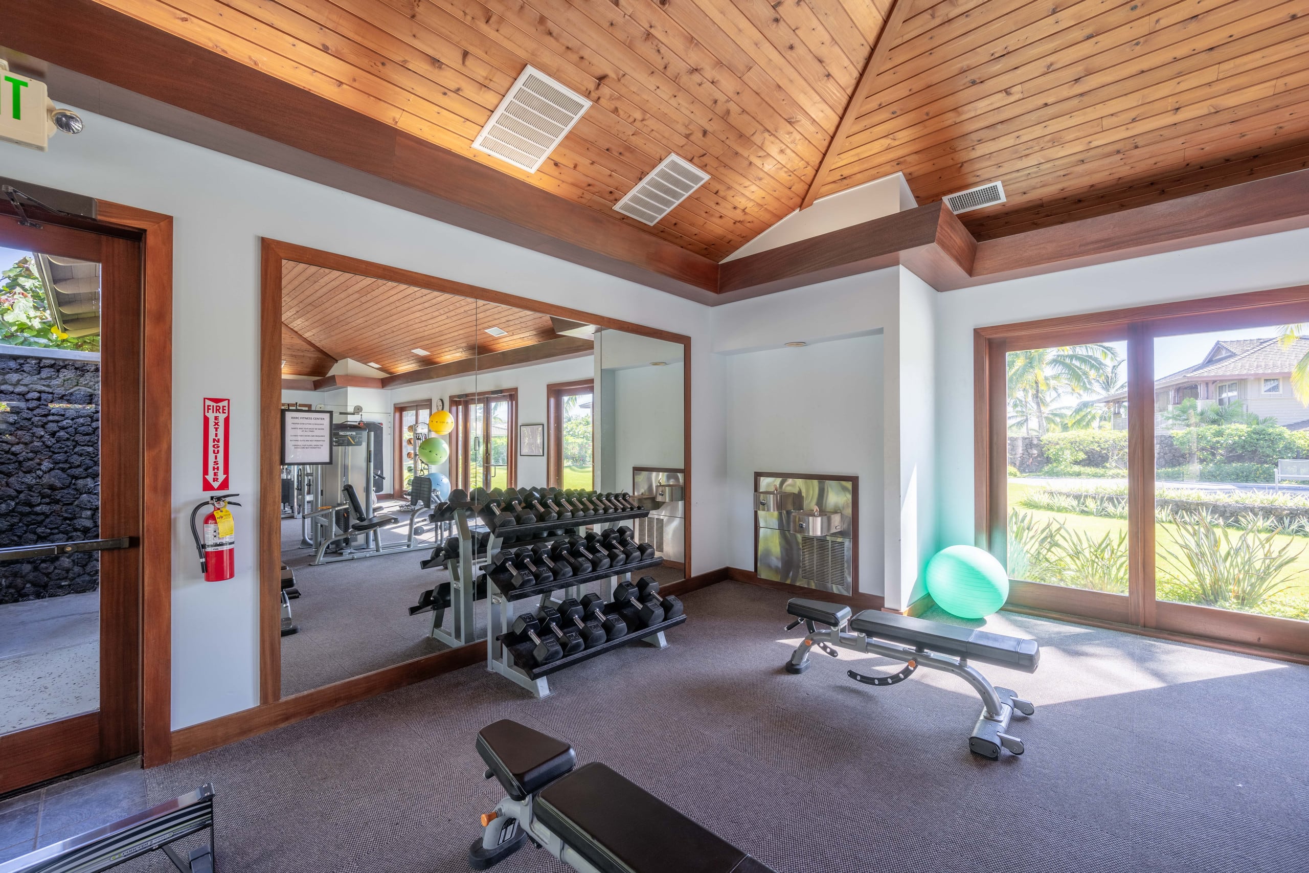 Fully equipped 2BR gem in quiet spot in Kulalani - Image 28