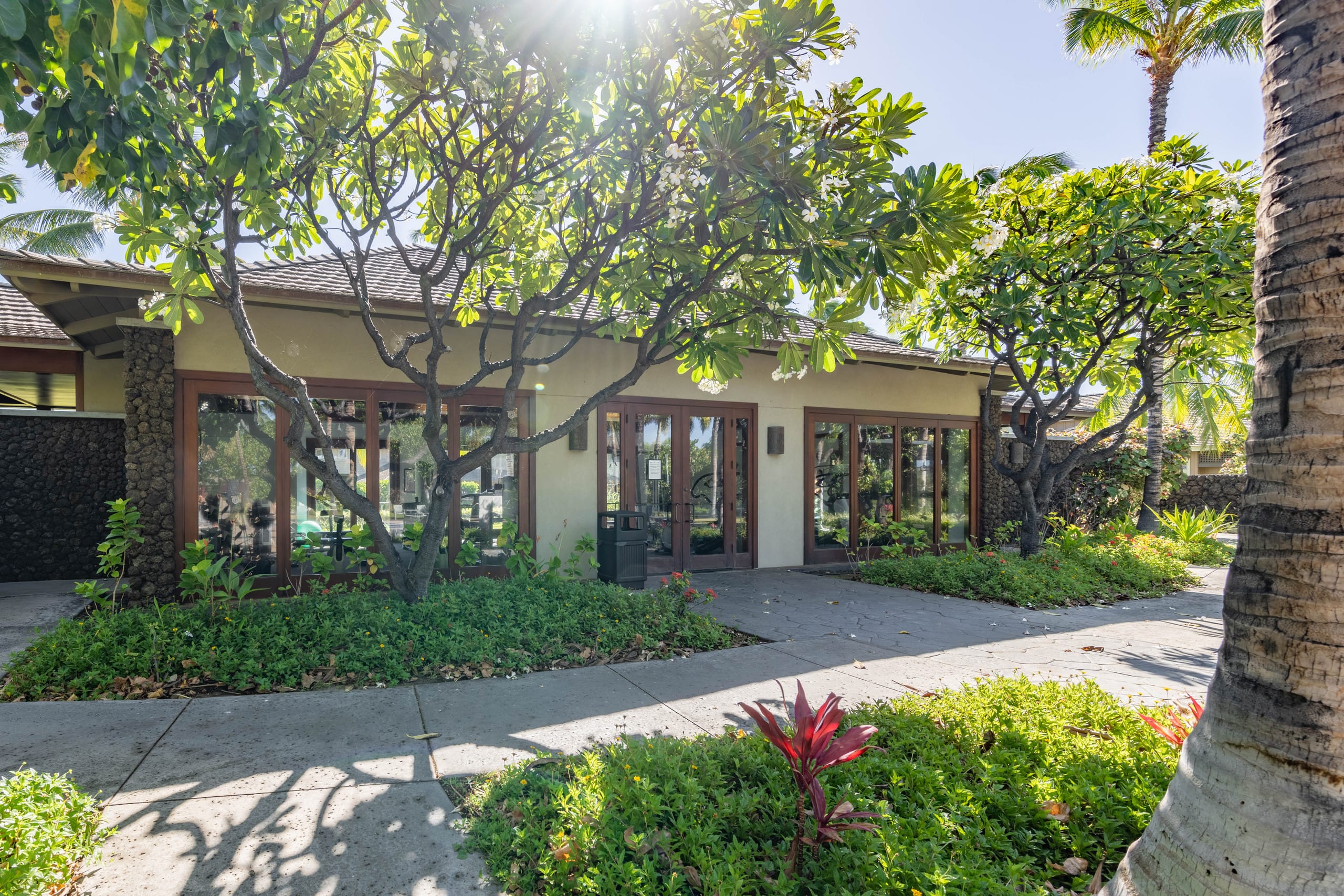 Fully equipped 2BR gem in quiet spot in Kulalani - Image 29