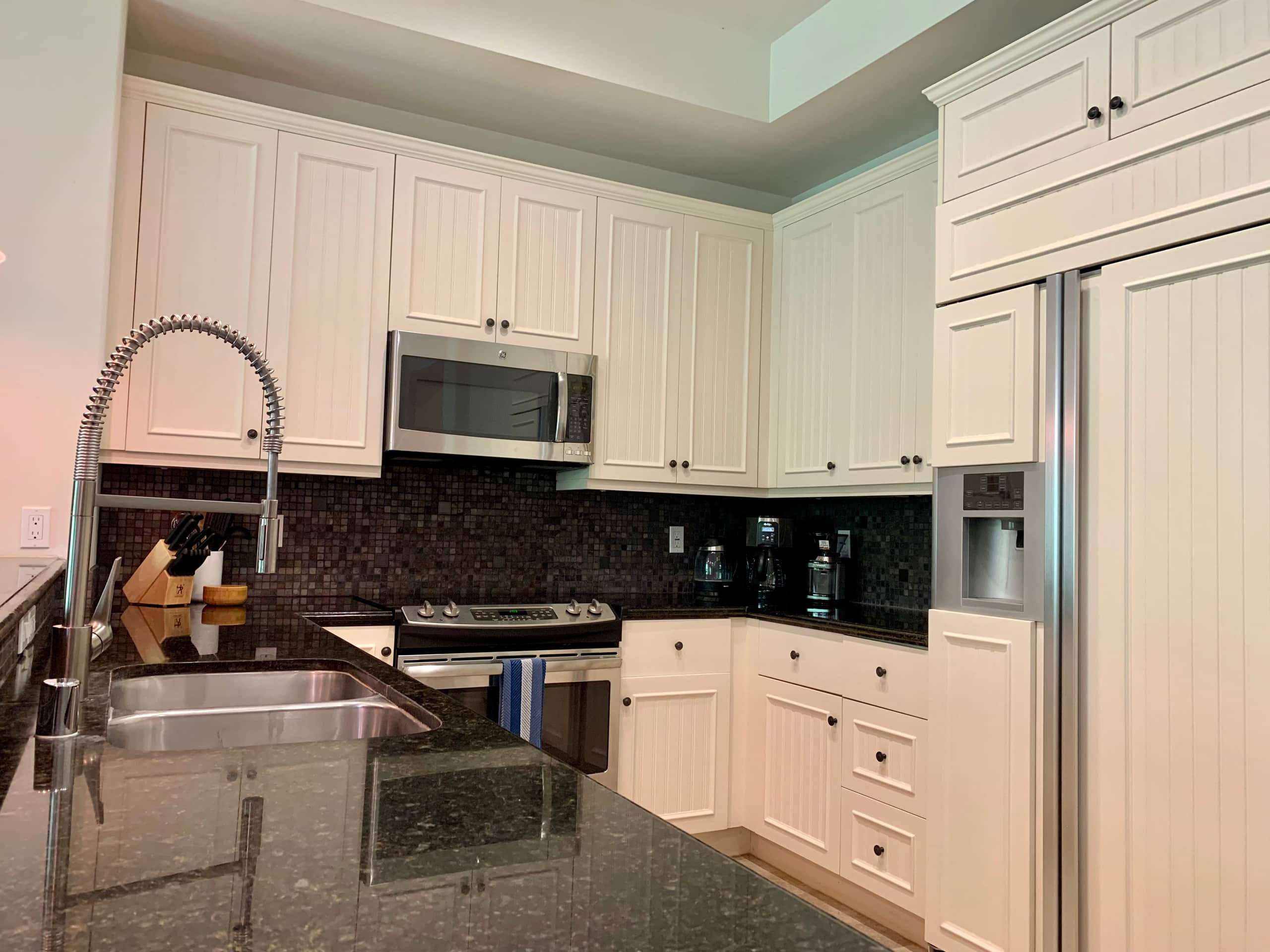 Fully equipped 2BR gem in quiet spot in Kulalani - Image 19