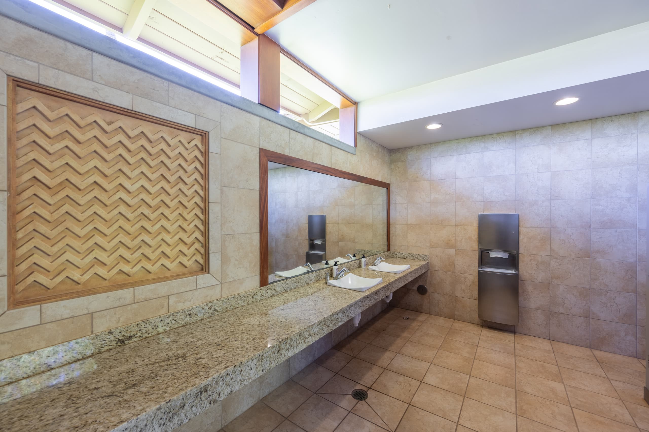 Fully equipped 2BR gem in quiet spot in Kulalani - Image 30