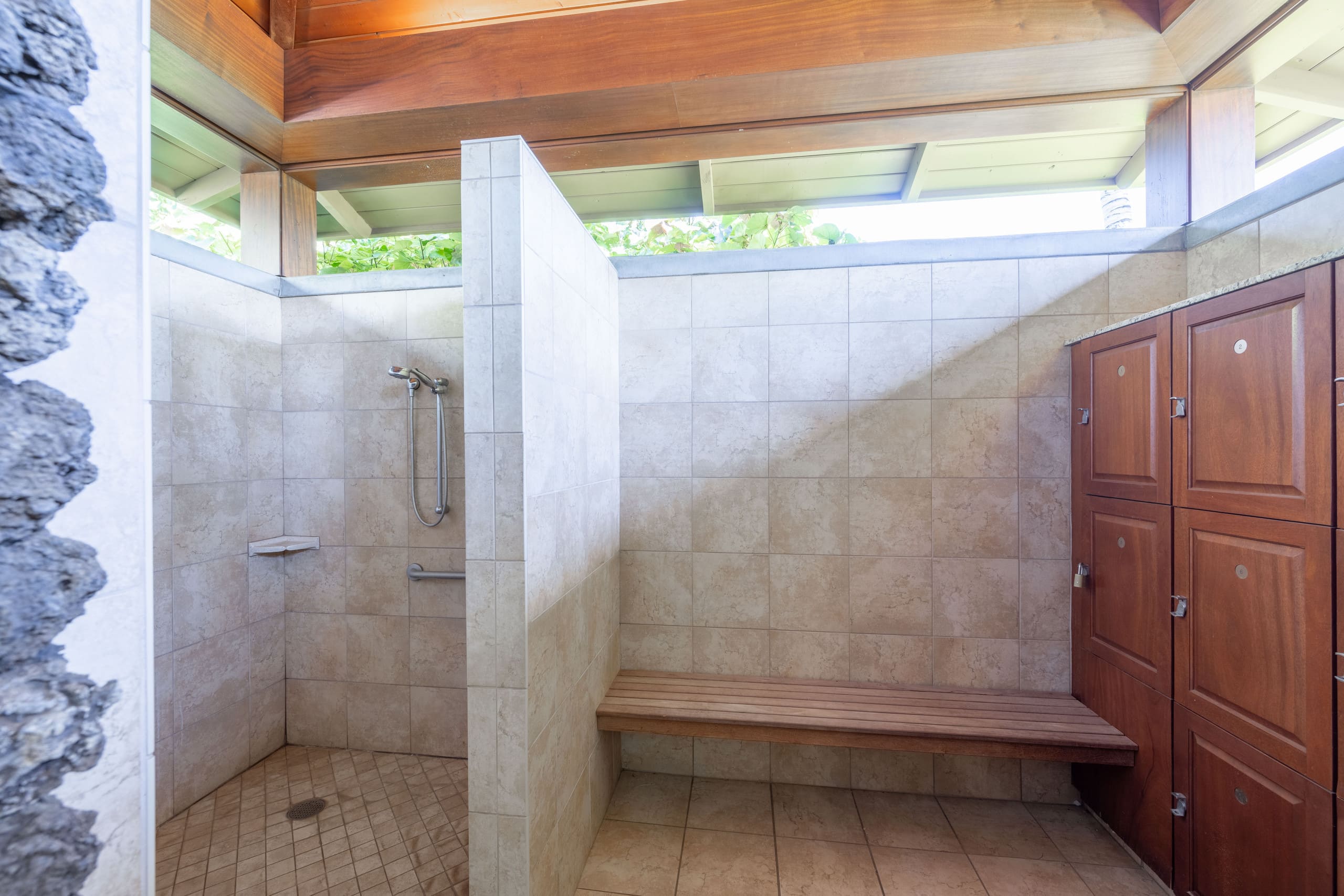 Fully equipped 2BR gem in quiet spot in Kulalani - Image 31
