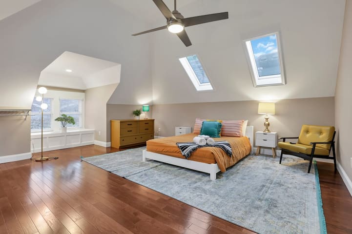 The Goodale House – 2 Units – 4 BR 5 Bath