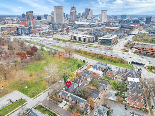 The Goodale House – 2 Units – 4 BR 5 Bath gallery image 2