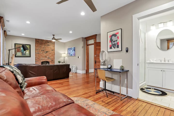 The Goodale House – 2 Units – 4 BR 5 Bath gallery image 4