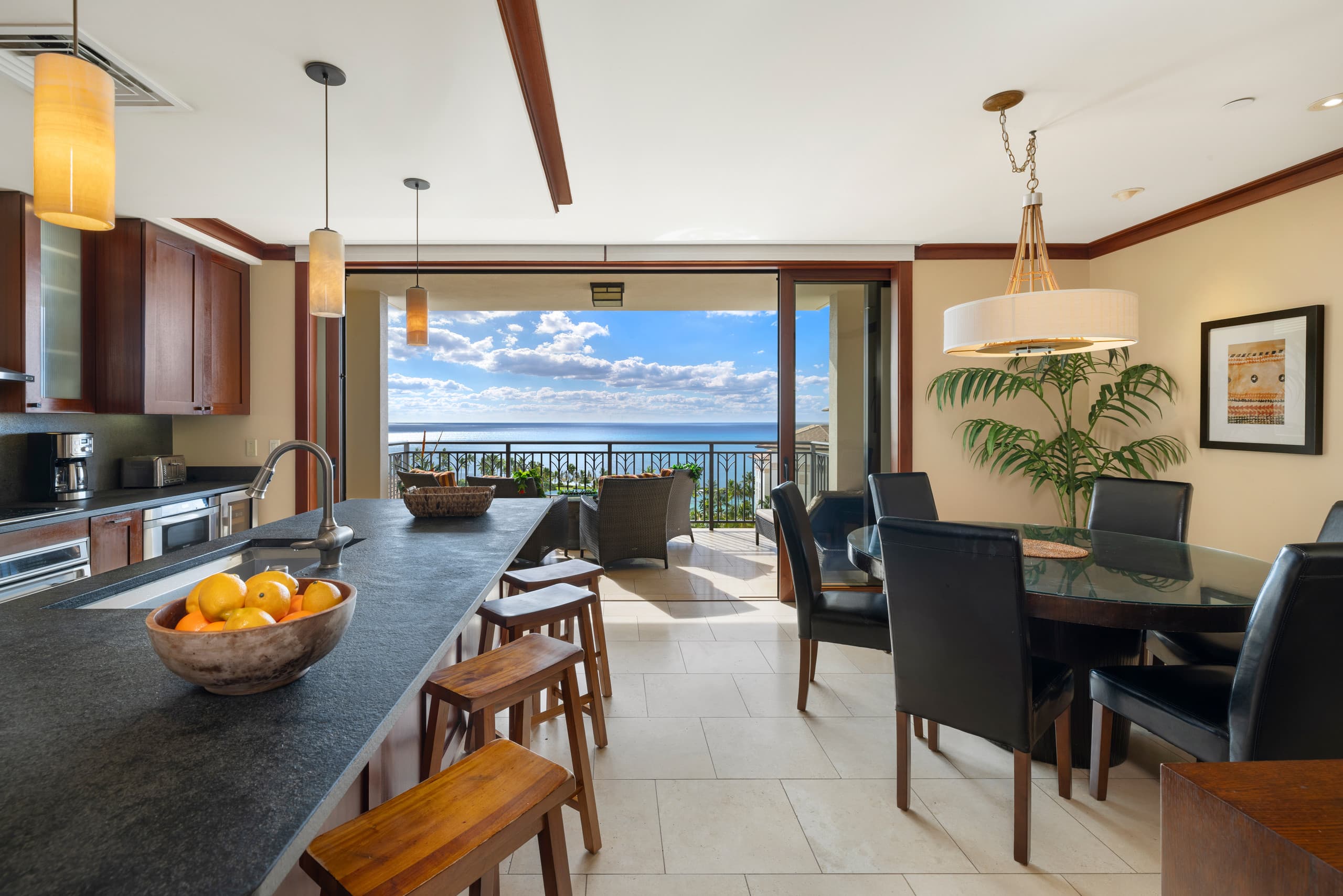 Condo in Kapolei · ★5.0 · 3 bedrooms · 5 beds · 2.5 private baths - Image 2
