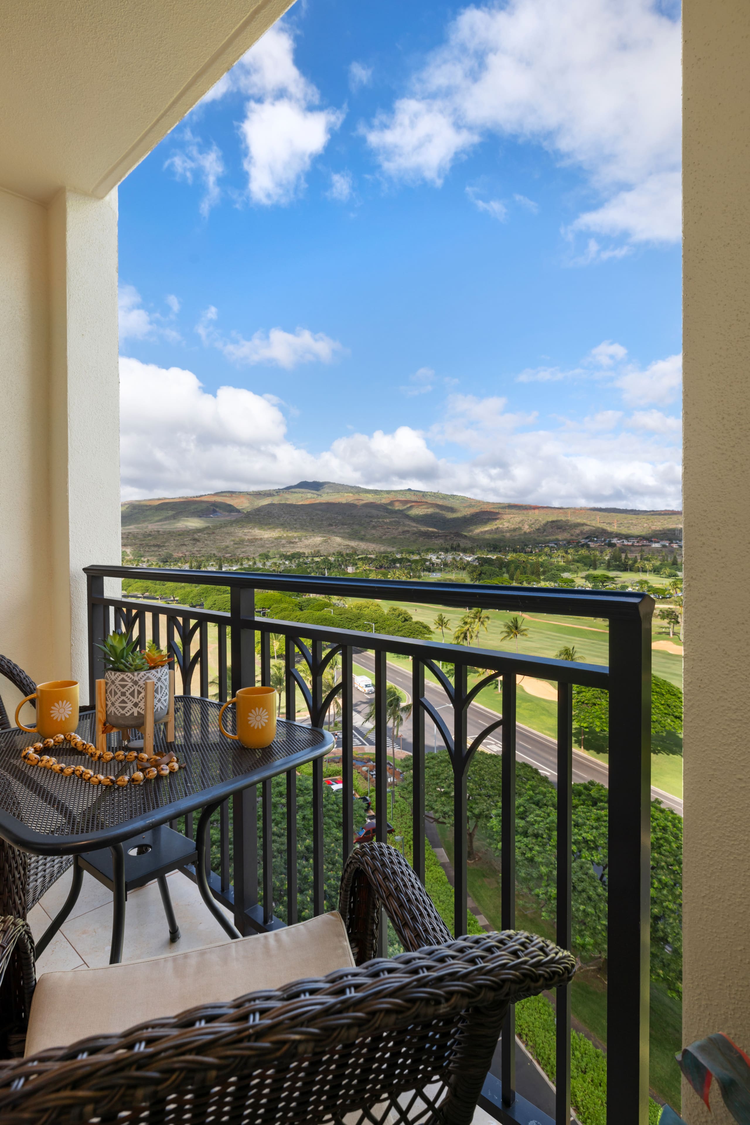 Condo in Kapolei · ★5.0 · 3 bedrooms · 5 beds · 2.5 private baths - Image 15