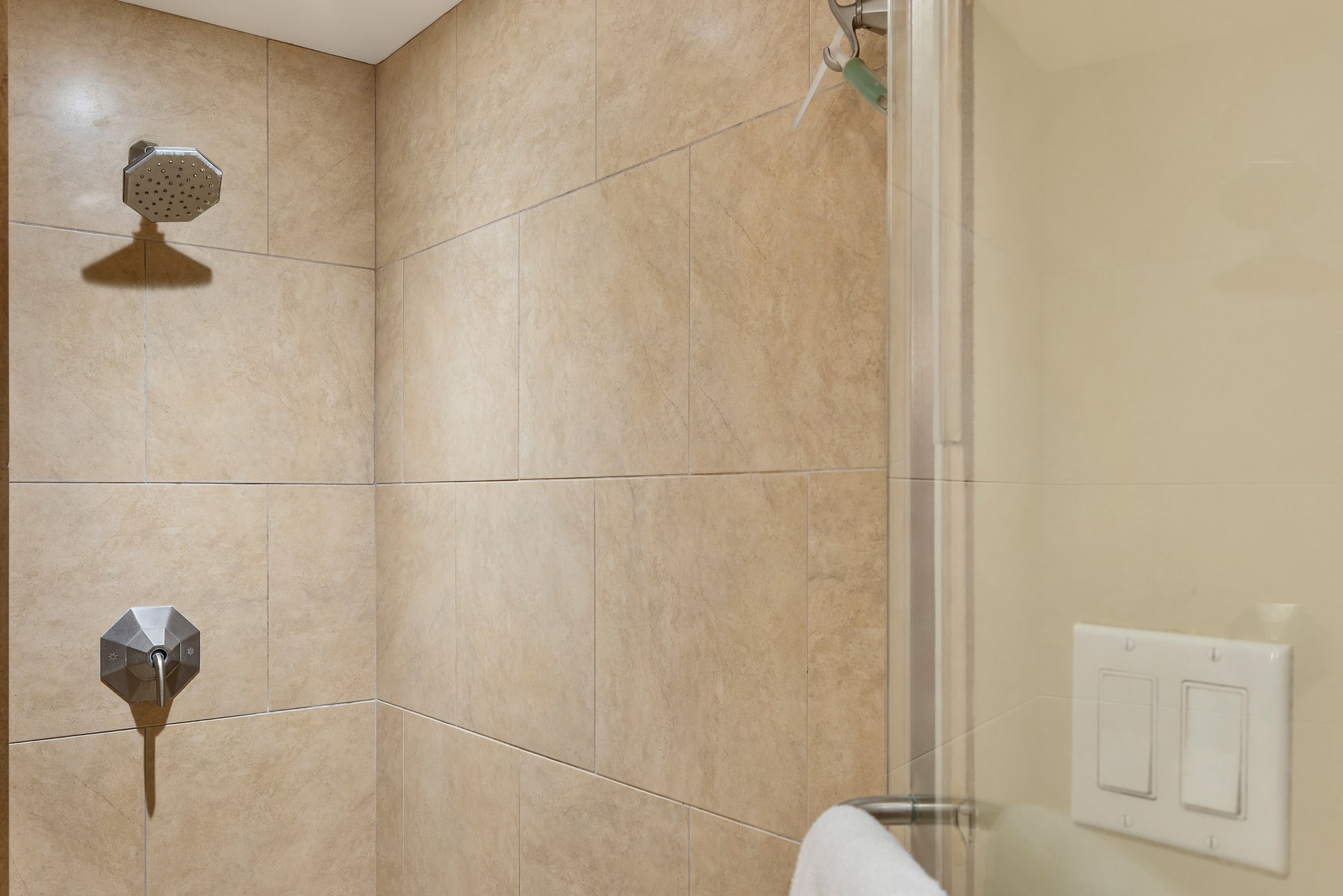 Condo in Kapolei · ★5.0 · 2 bedrooms · 3 beds · 2 shared baths - Image 17