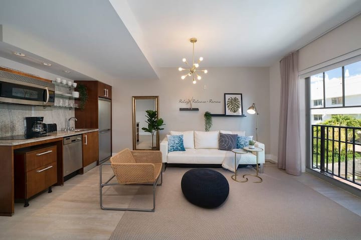 Ocean Dr 1br Apt W/ Rooftop Pool, 93 Walk Score - Miami Beach