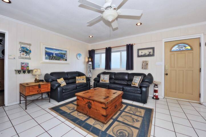 Redondo Oceanfront 3 bedroom gallery image 3