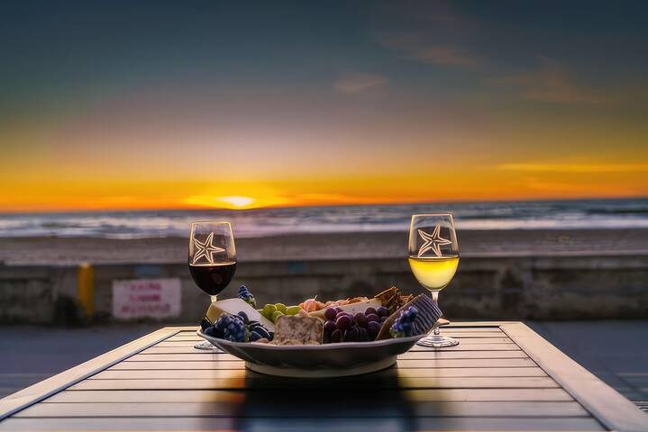 Redondo Oceanfront 3 bedroom gallery image 2