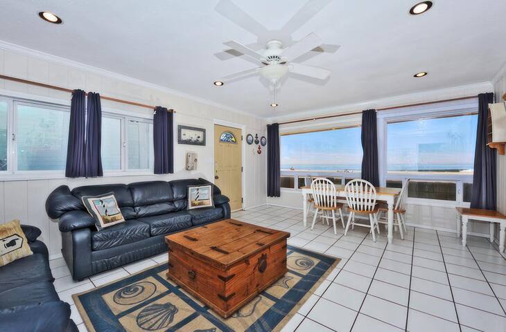 Redondo Oceanfront 3 bedroom gallery image 5