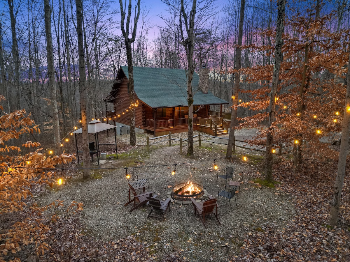 Fireside Cabin | Hocking Hills, Hot Tub, Sleeps 8 - Cabins for