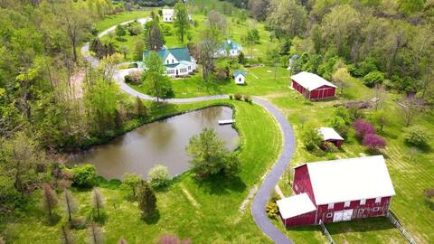 Secluded Farm for Large Group near Rocky Fork Lake