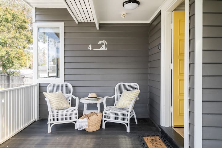 Seafarers Cottage – A dogs dream on the MP