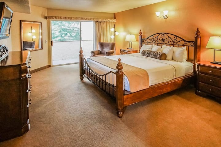Las Brisas de Santa Fe, LLC managed Airbnb listing 2