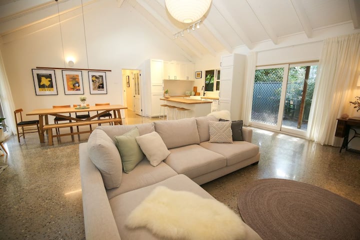 Sanctuary 33 - Idyllic Hideaway Near The River - Bright