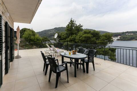Apartments Posta - One-Bedroom Apartment with Terrace and Sea View (4 Adults)