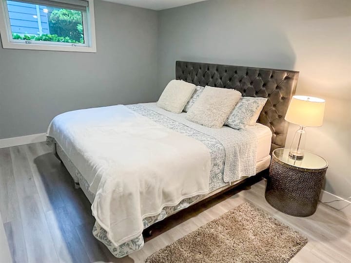 Niveli më i ulët - Dhoma e gjumit 4 me krevat dopio "king"